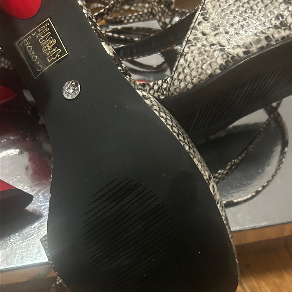 AZALEA WANG BUIKY SNAKE CONTRAST PUMP - Picture 5 of 7